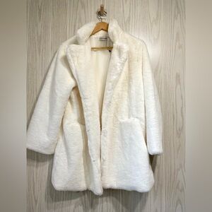 Faux Fur Jacket Fashionable White Fur Coat Size 3XL but fits like USA M/L NWOT